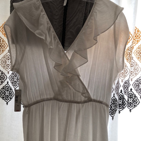 White dress with belt (NEW) - Picture 2 of 4